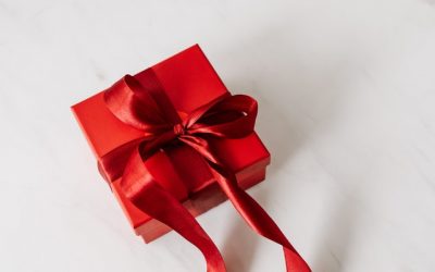 5 Ways to Give Back Around the Holidays