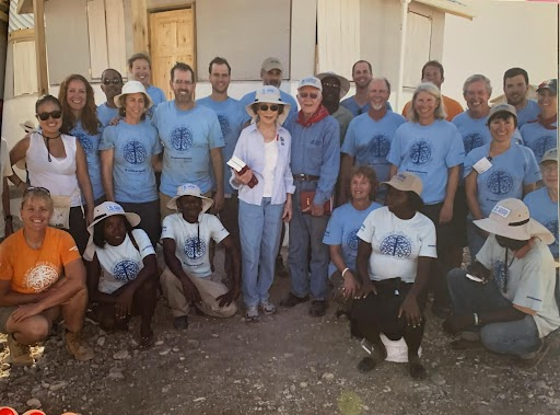 Habitat for Humanity volunteers with Jimmy Carter